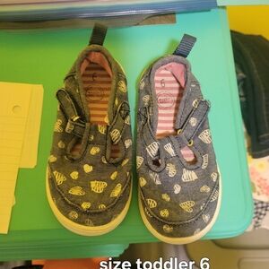 Wonder Nation Toddler 6 Shoe